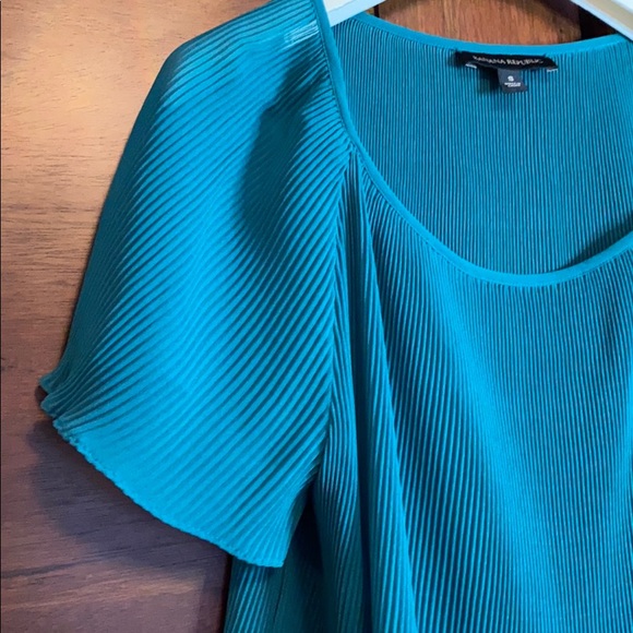 Banana Republic Short Sleeve Shirt - Picture 3 of 7